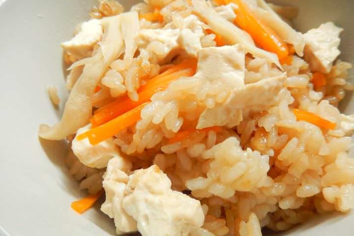 「豆腐の炊き込みごはん」簡単レシピ