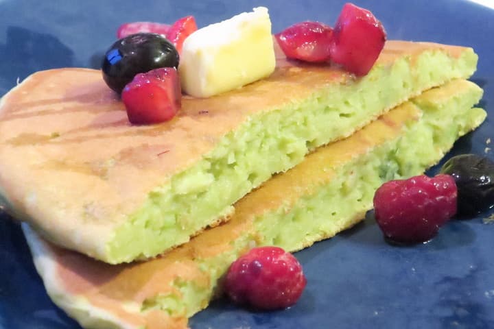 しっとり濃厚でめちゃウマ アボカドホットケーキ の簡単レシピ きれいなグリーンで春らしさも満点 えん食べ