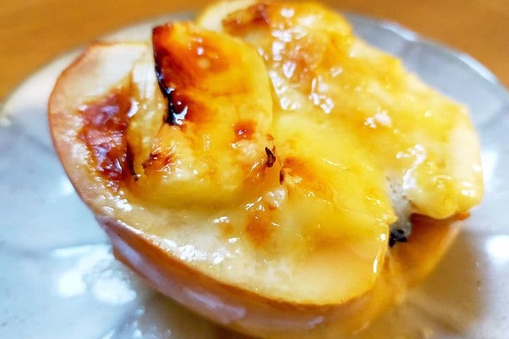 「焼きりんごバター＆カマンベール」簡単レシピ！