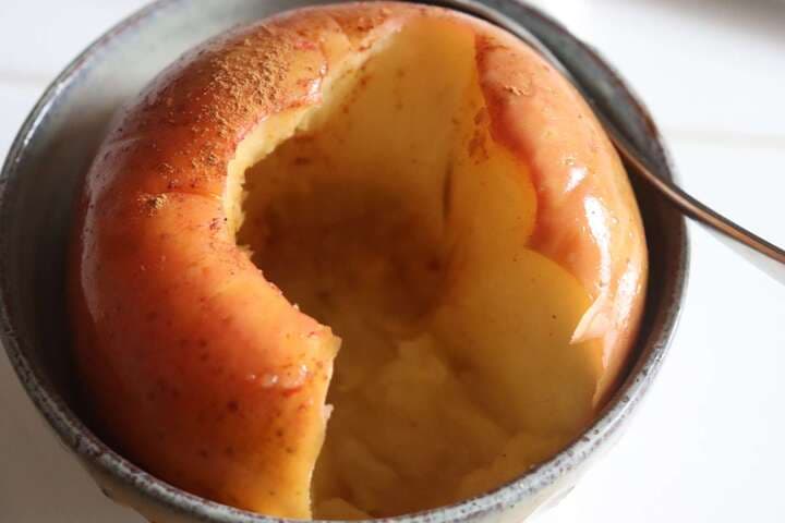 レンジ5分 焼りんご 簡単レシピ シナモン香る冬おやつ えん食べ
