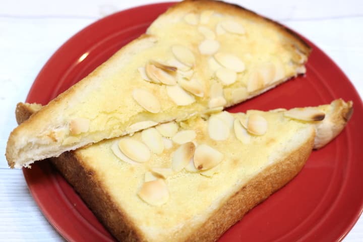 アーモンド好き注目「アマンドトースト」香ばしい風味と甘さにハマっちゃう贅沢トーストレシピ
