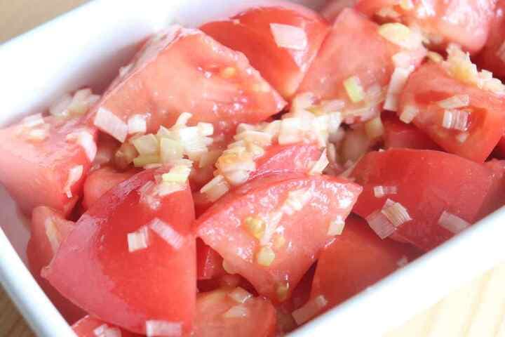 甘酸っぱさ引き立つ「トマト長ねぎナムル」レシピ！