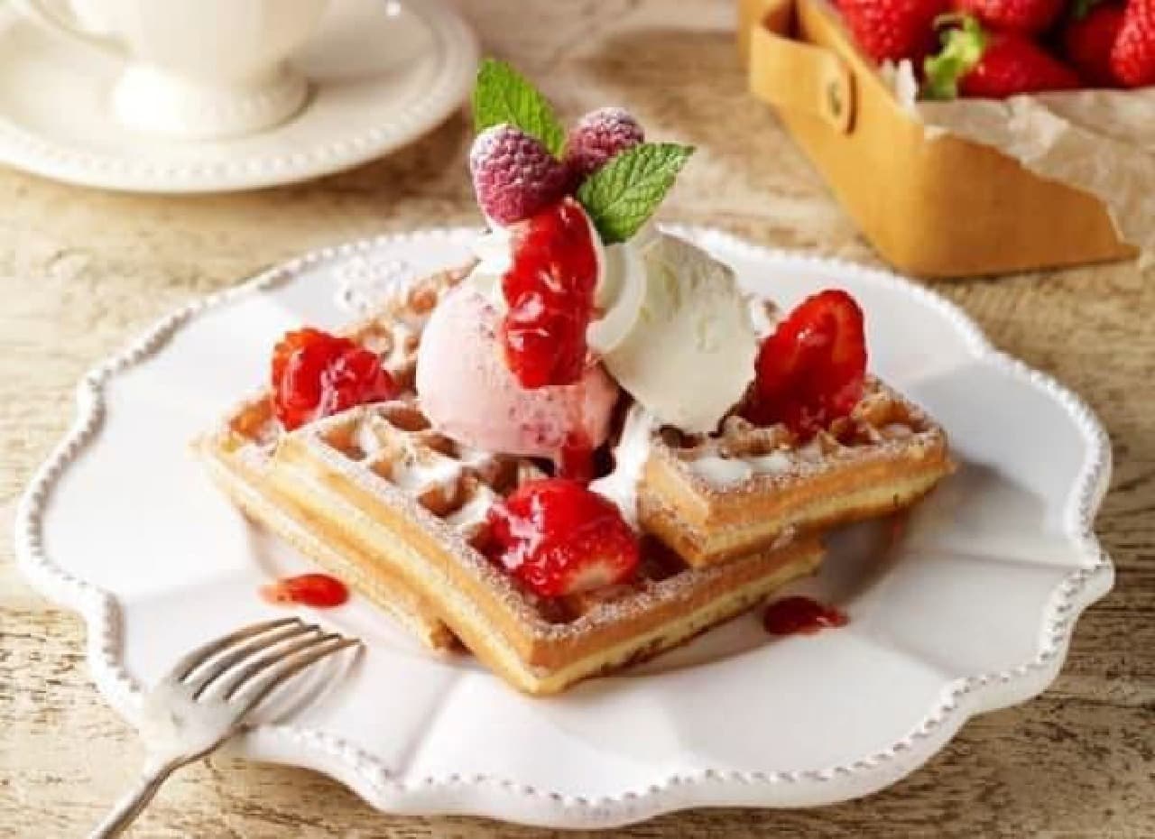 Luxury strawberry and yogurt waffles