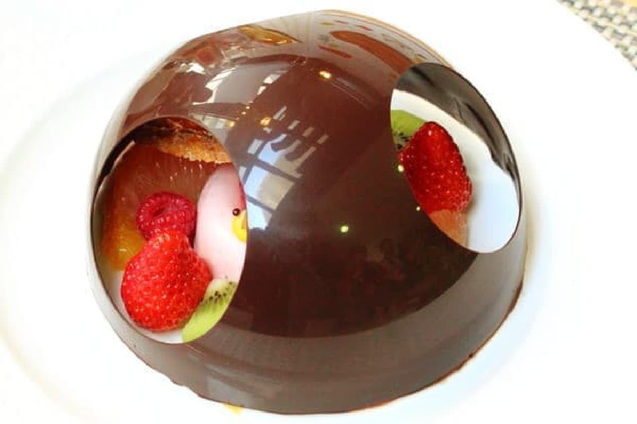 Shiny, chocolate dome