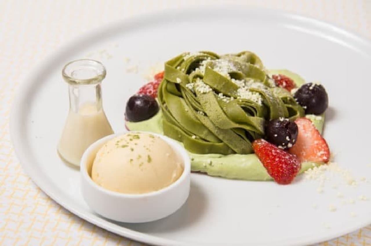 Hidden (?) Popular menu "Crepe Pasta" is also made with matcha