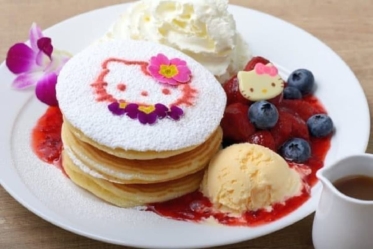 The photo is Moana Kitchen Cafe Yurakucho Itoshia "Hawaiian Hello Kitty Pancake" Berry & Berry ""