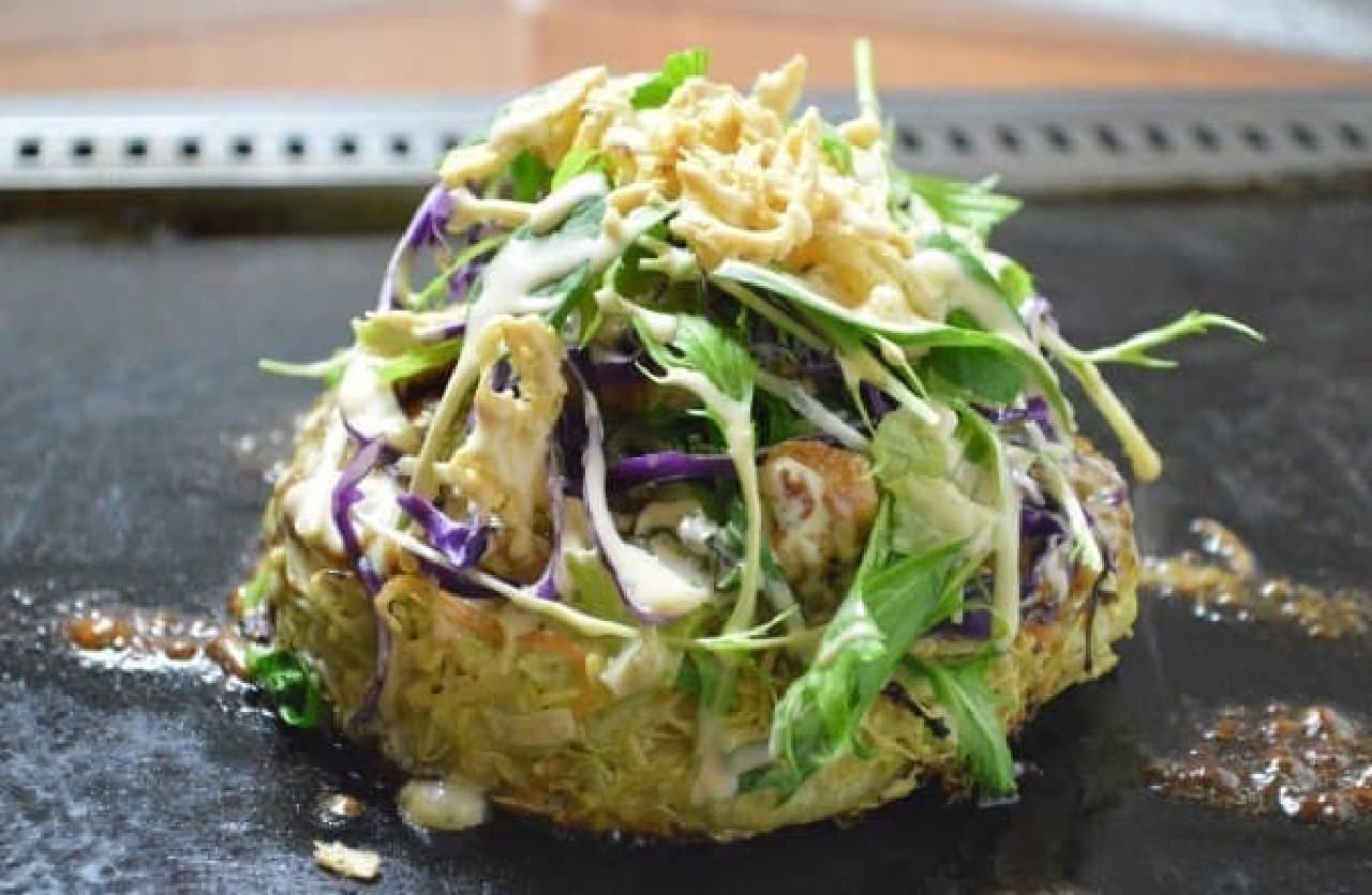 There are more than 20 types of limited menus! The photo shows Kyo Kujo green onions and Tanba black onion okonomiyaki-rice koji and sesame sauce-