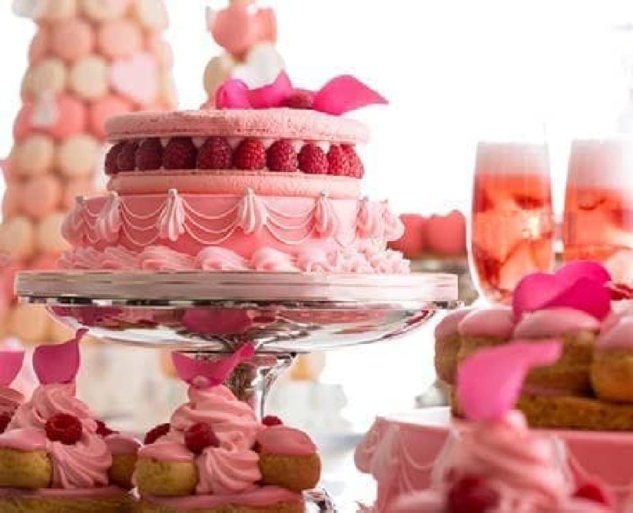 Marie Antoinette Inspired Birthday Party {Pink, Gold & Glitzy!} // Hostess  with the Mostess®
