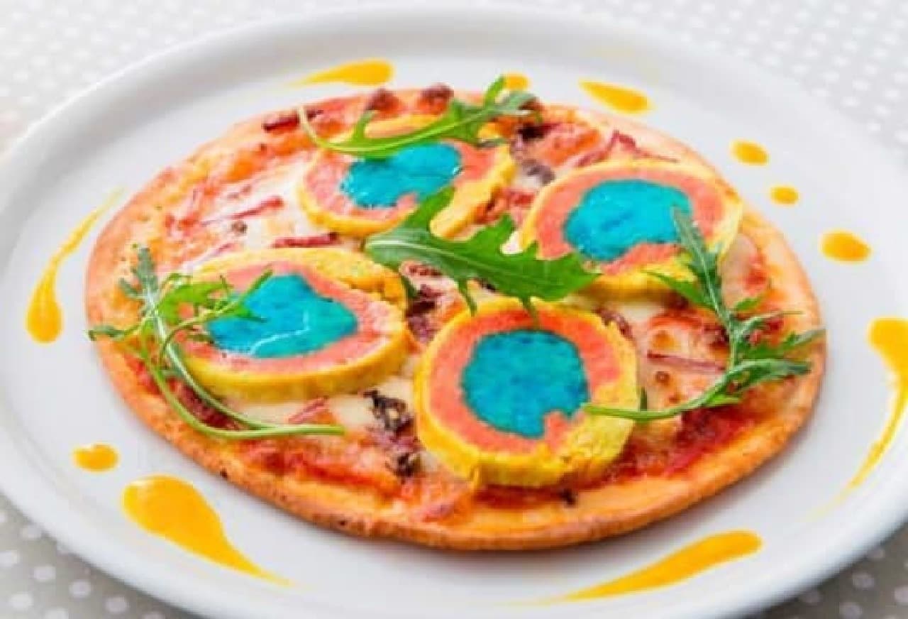 Appearance of pizza topped with blue spring