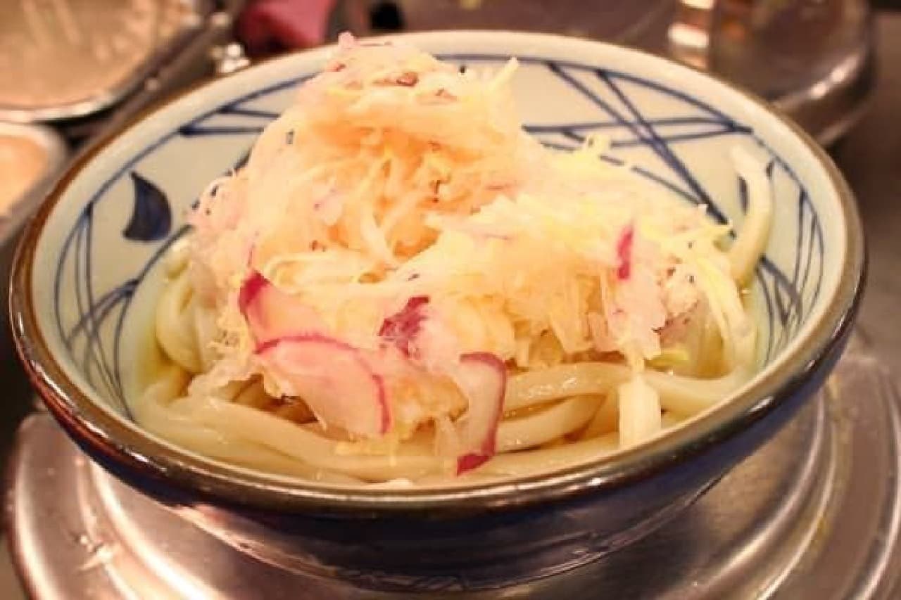Marinated vegetables in salted udon noodles