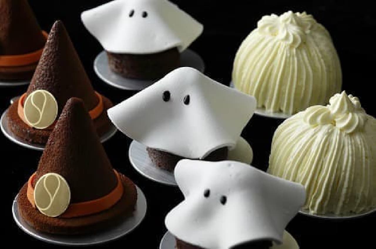 ハロウィンモチーフのキュートなケーキ！　　（左から「魔女の帽子」「ファントム」「かぼちゃ風味のマロンシャンティイ」）