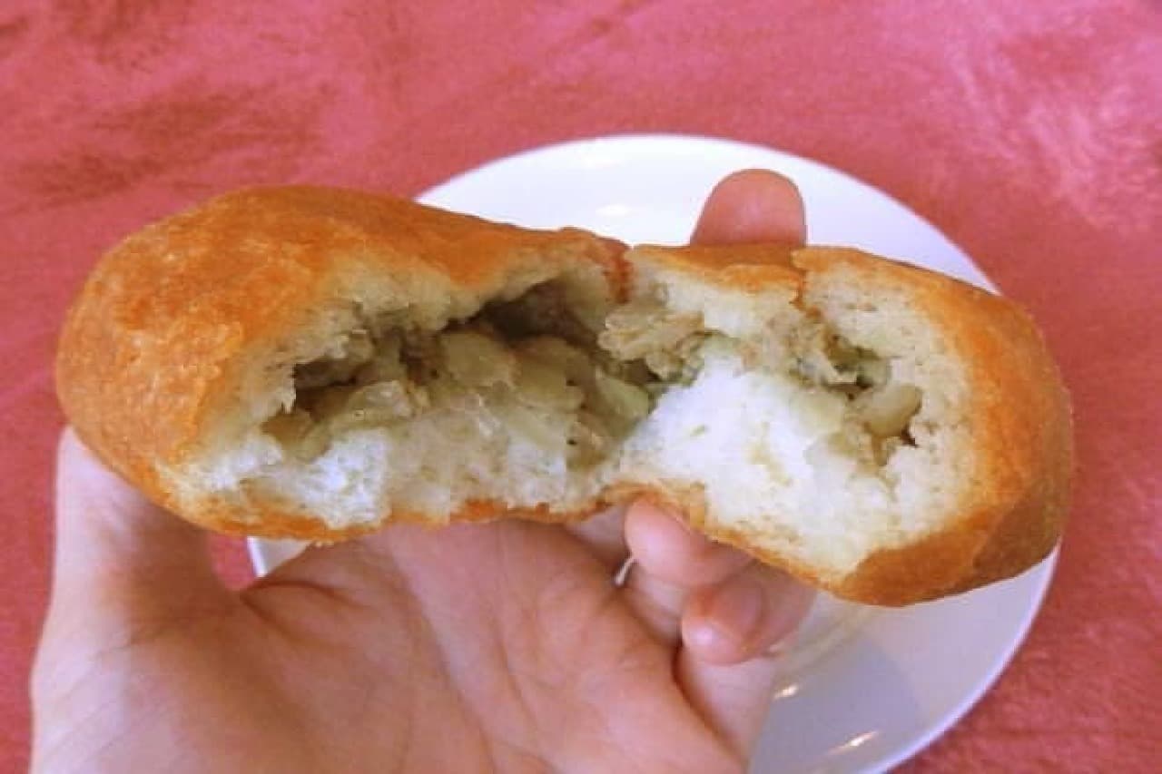 Piroshki that can also be taken out (The photo was taken at a store in Shibuya)