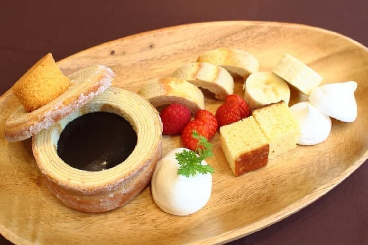 New sweets "Bunmeido Baumkuchen Chocolate Fondue" will be available at the cafe