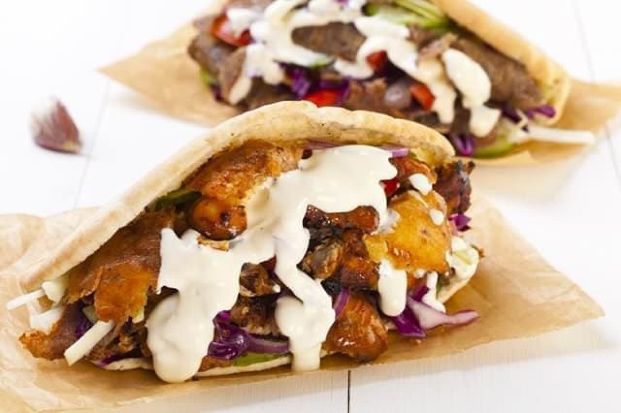 Eat and compare famous kebab shops!
