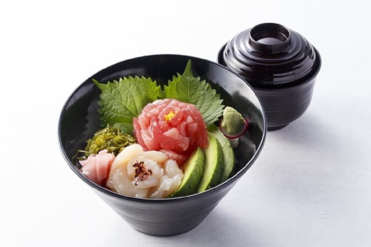 Serve sashimi like "camellia" (Image courtesy of Marushichi)