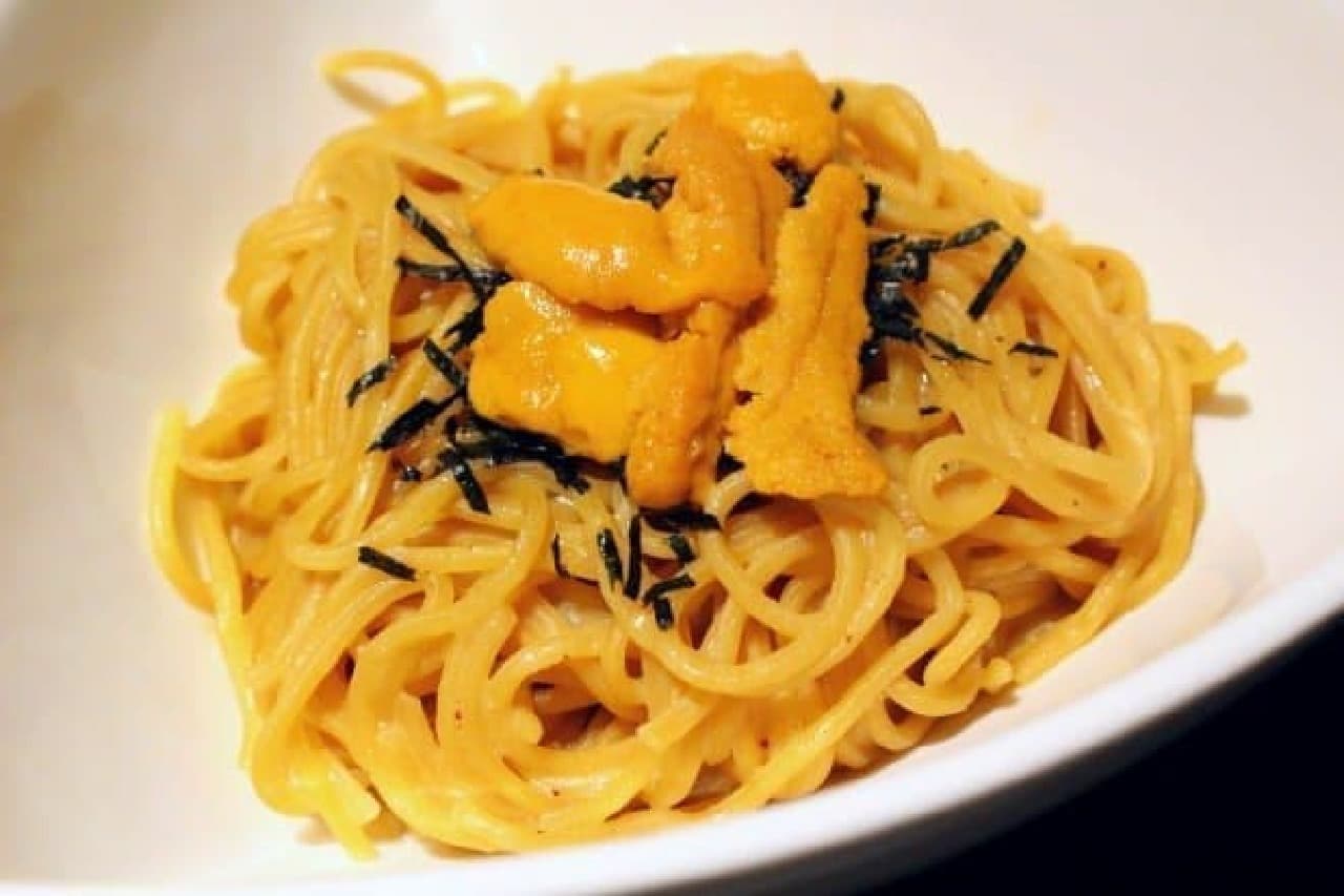 Raw pasta with sea urchin