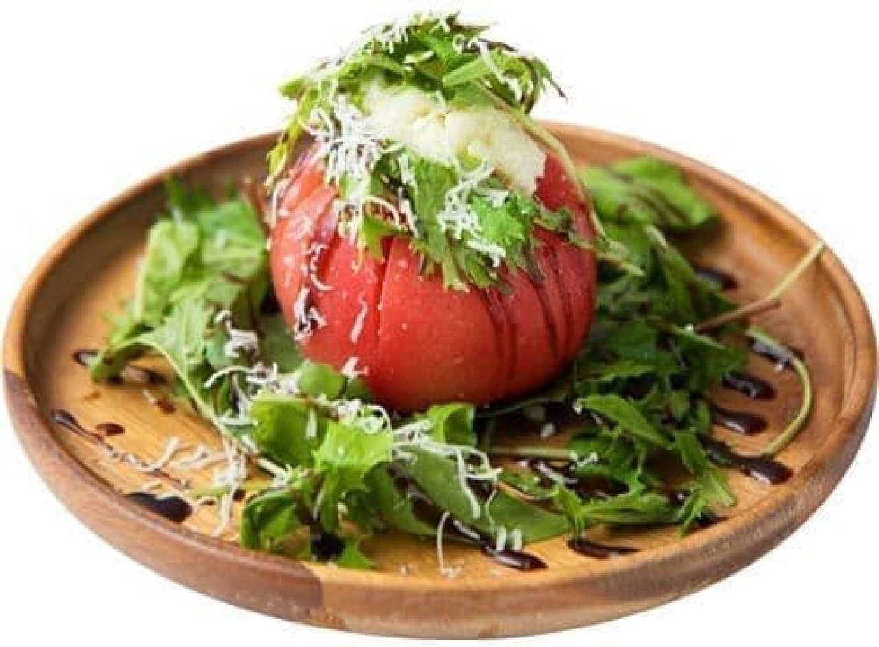 Whole tomato caprese with 3 kinds of cheese