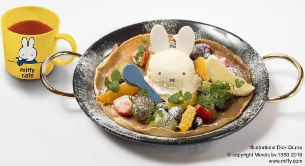 Miffy-style pancake pannenkoeken with mug