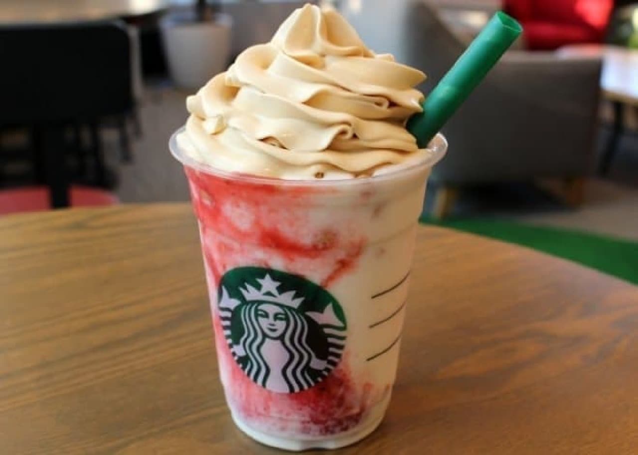 "Baked Cheesecake Frappuccino" with Starbucks Strawberry Sauce