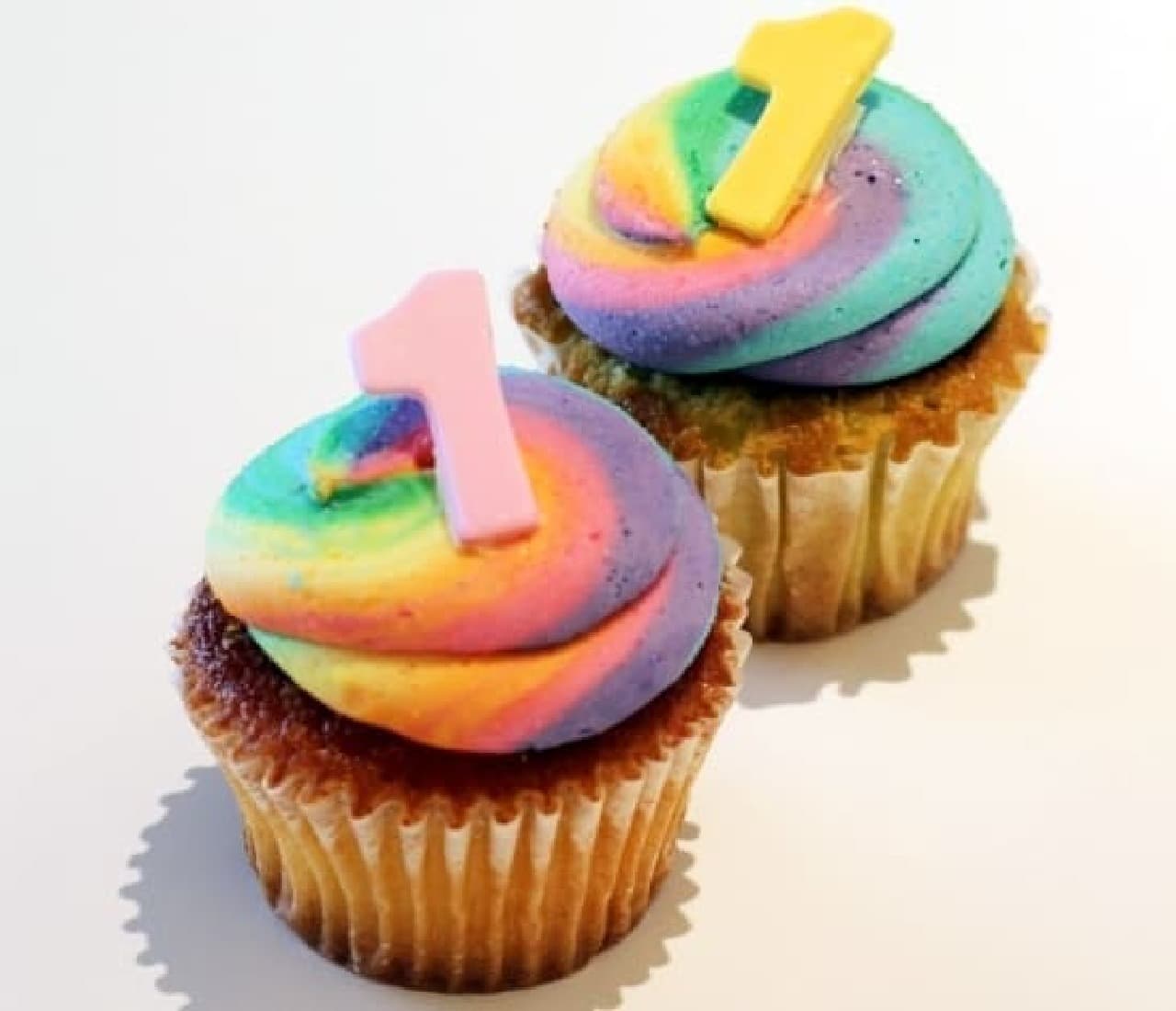 LOLA'S Cupcakes（ローラズ・カップケーキ）「レインボーカップケーキ」