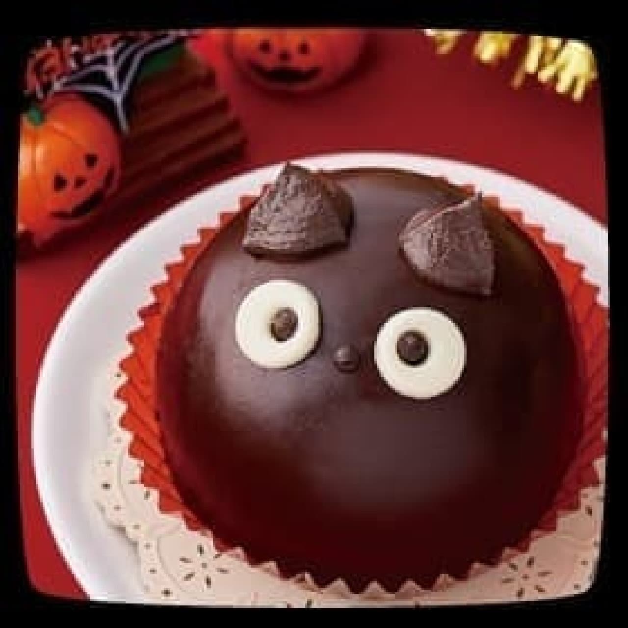 7-ELEVEN "Halloween Black Cat Chocolate Cake"