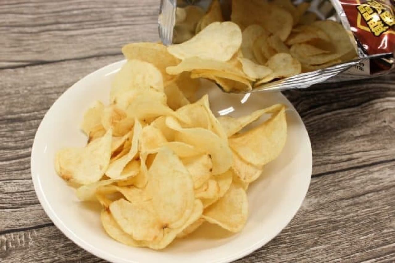 Calbee "Potato Chips Mont Blanc Flavor"