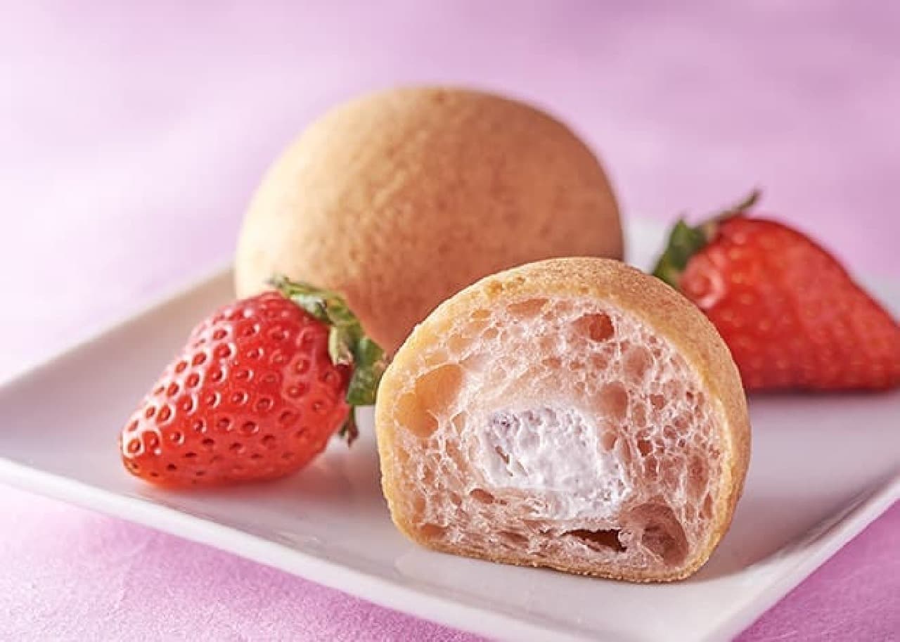 7-ELEVEN "Agepoyo (strawberry cream)"