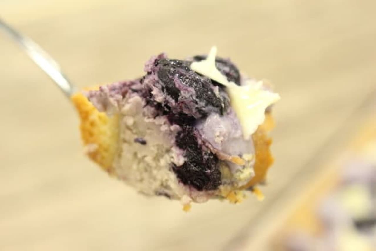 成城石井「オレゴン産ブルーベリーのプレミアムチーズケーキ」