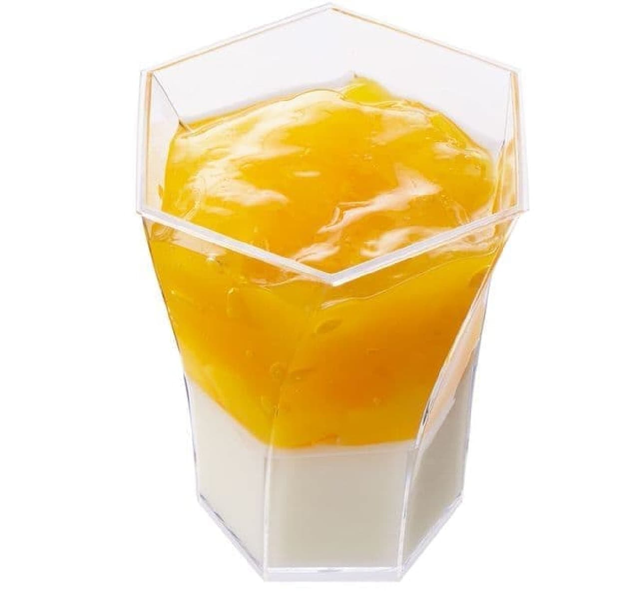 "W Jelly" is a summer-only cup dessert with two types of jelly.
