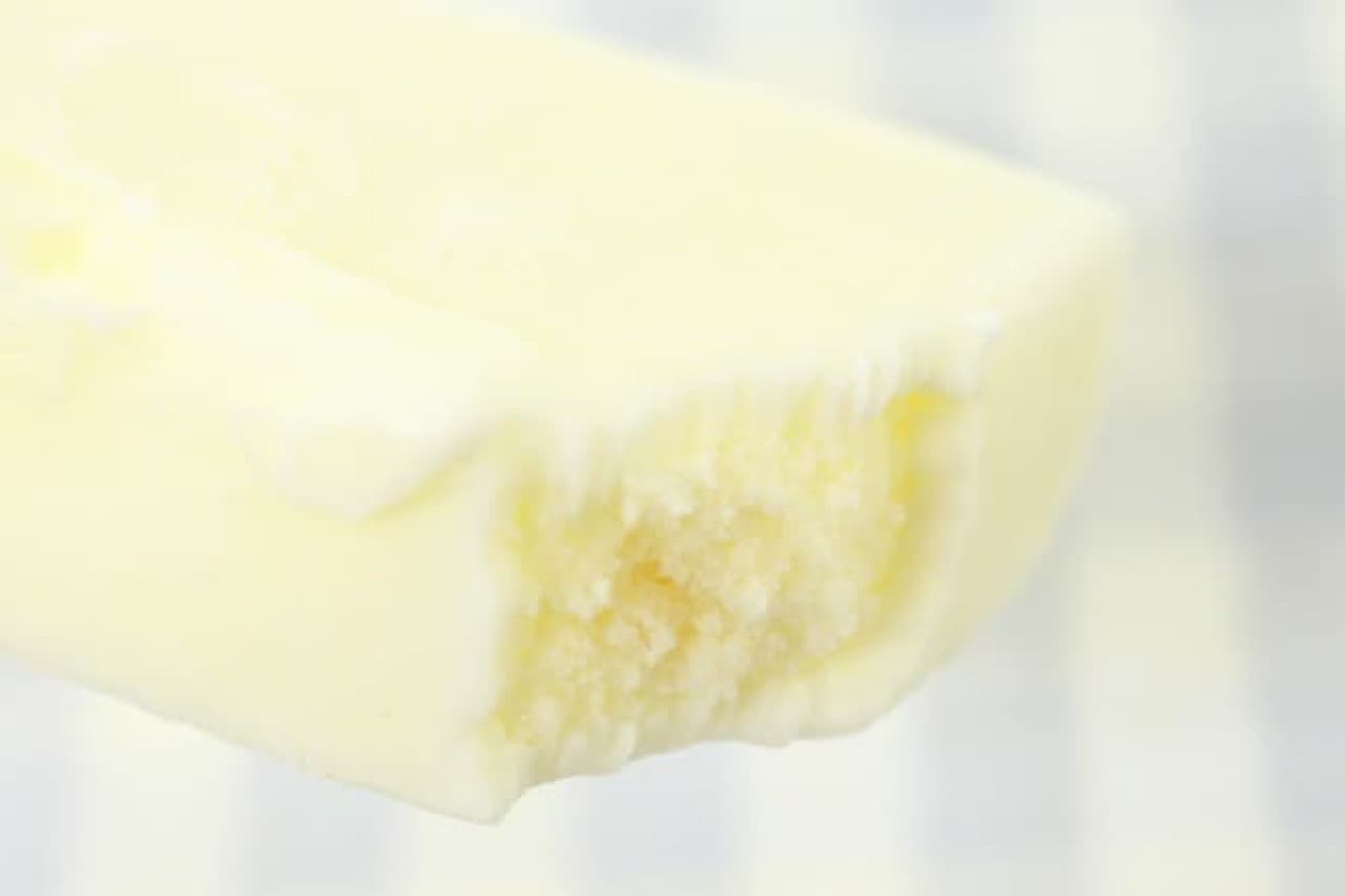 Akagi Nyugyo "Gari-Gari-kun Rich Rare Cheese Flavor"
