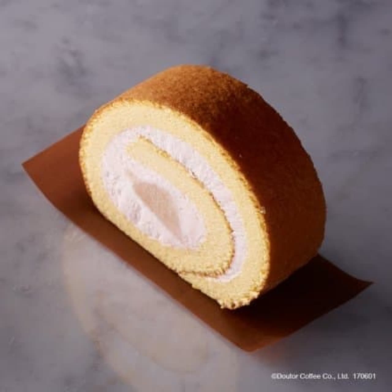 Excelsior Cafe "Domestic Peach Creamy Roll"