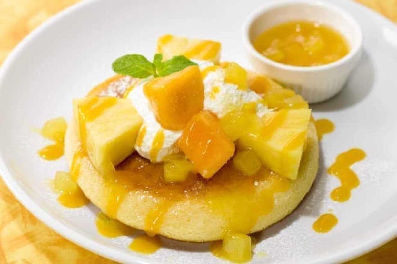 ガスト「パイナップルとマンゴーのトロピカルパンケーキ」
