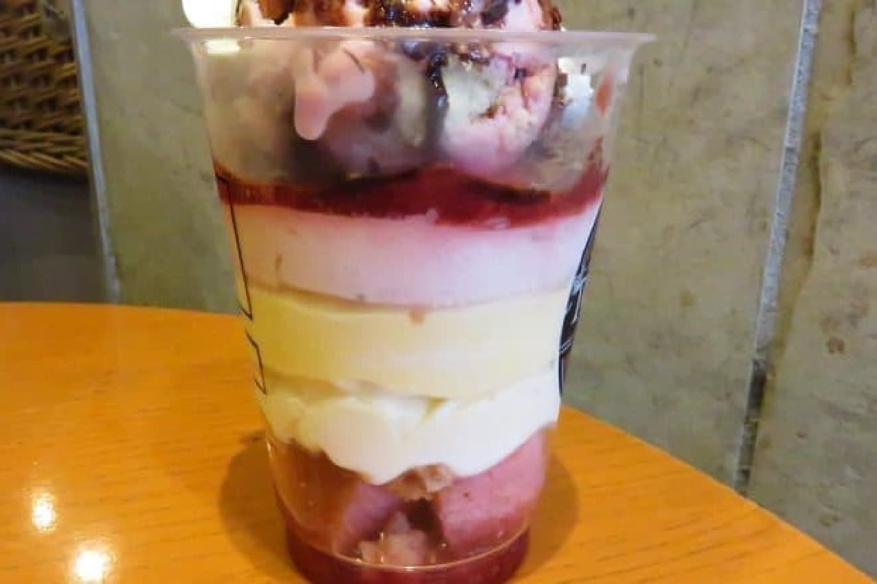 Tully's Coffee "T's Parfait Strawberry"