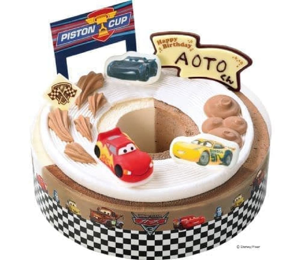 "Cars'McQueen' & Friends" is an ice cream cake that expresses the world view of the movie "Cars"