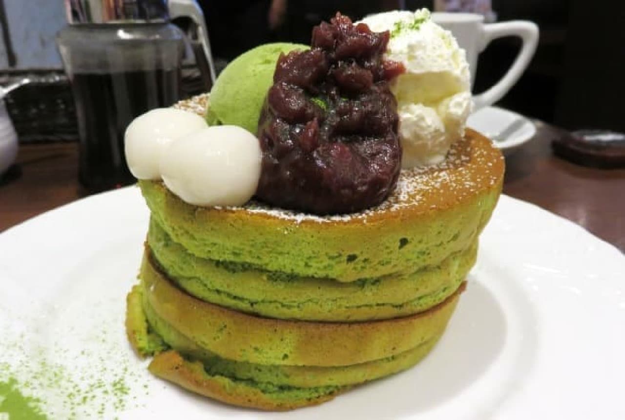 Hoshino Coffee Shop "Uji Kintoki Souffle Pancakes