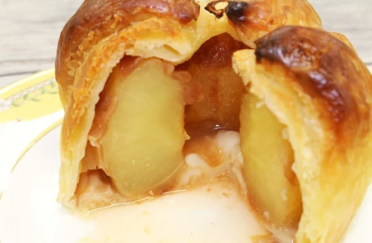 Pie Holic "Apple Dumpling with Ice Crema Coffee"