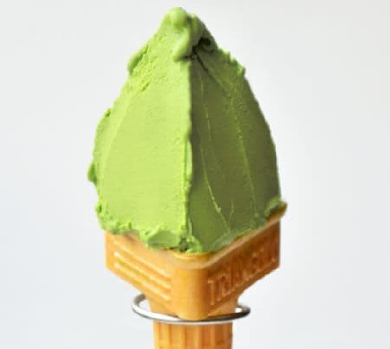 The "Minister's Award Matcha" is a high-class matcha gelato limited to 150 bottles using "Tencha", which won the Minister of Agriculture, Forestry and Fisheries Award at the National Tea Fair.