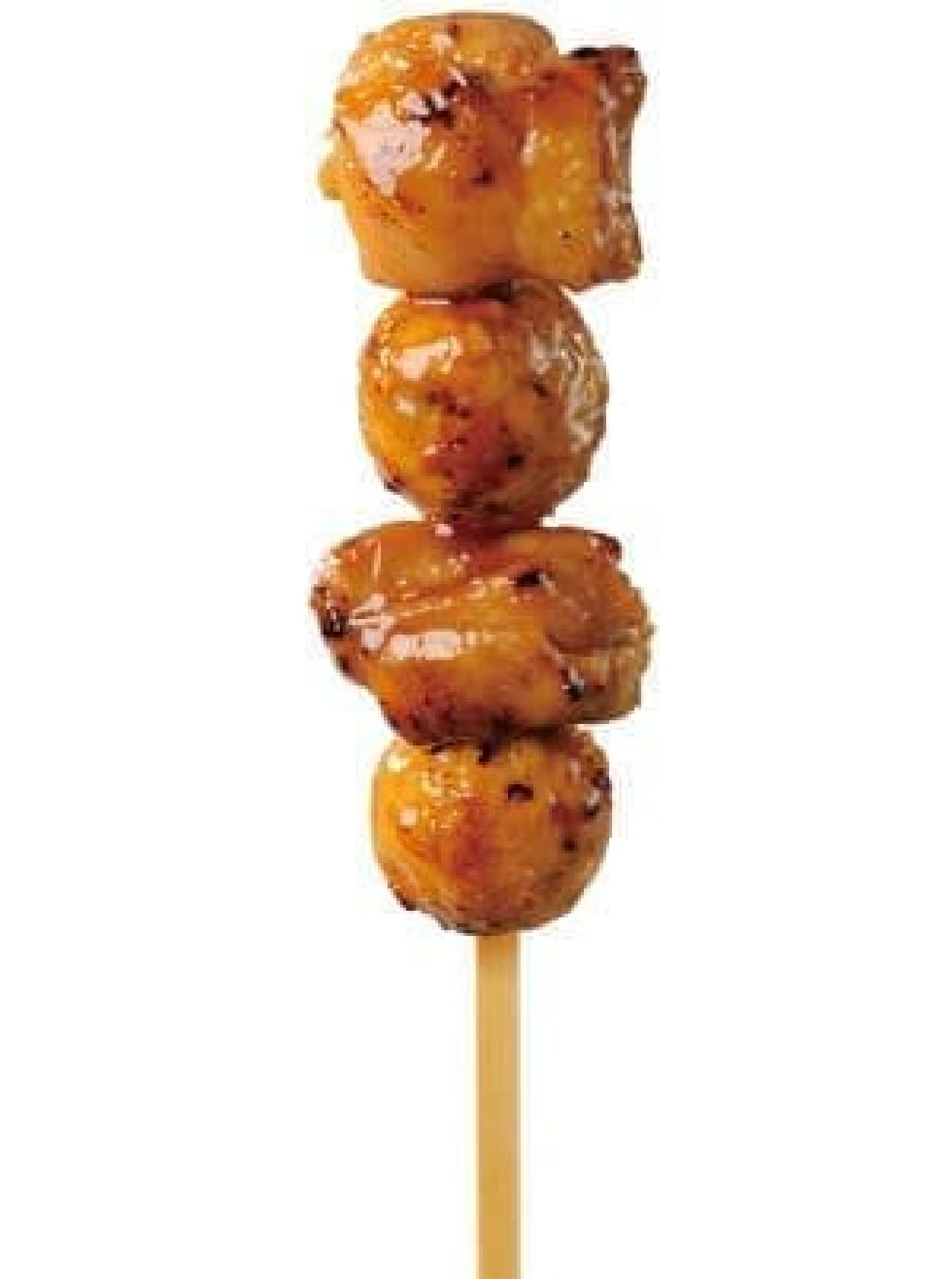 "Charcoal-grilled chicken (tsukune & peach)" is a charcoal-grilled chicken that you can enjoy meatballs and peaches at once.