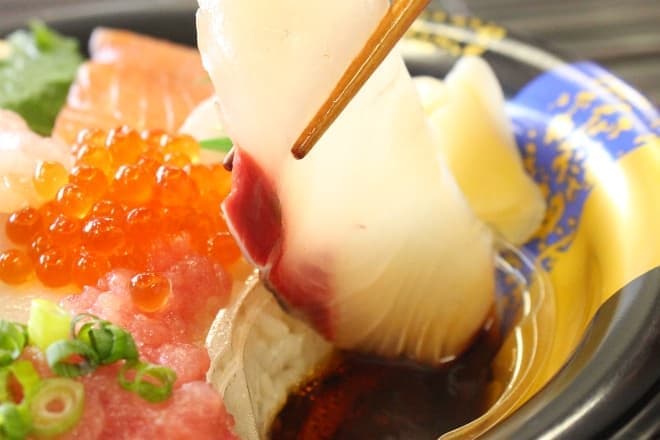 イトーヨーカドー「お魚屋さん自慢の8種海鮮丼」