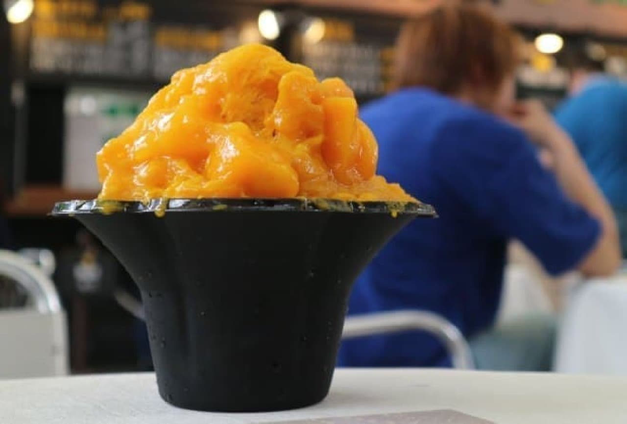 YONA YONA BEER GARDEN in ARK Hills "Fluffy Fresh Mango Shaved Ice" for the first time