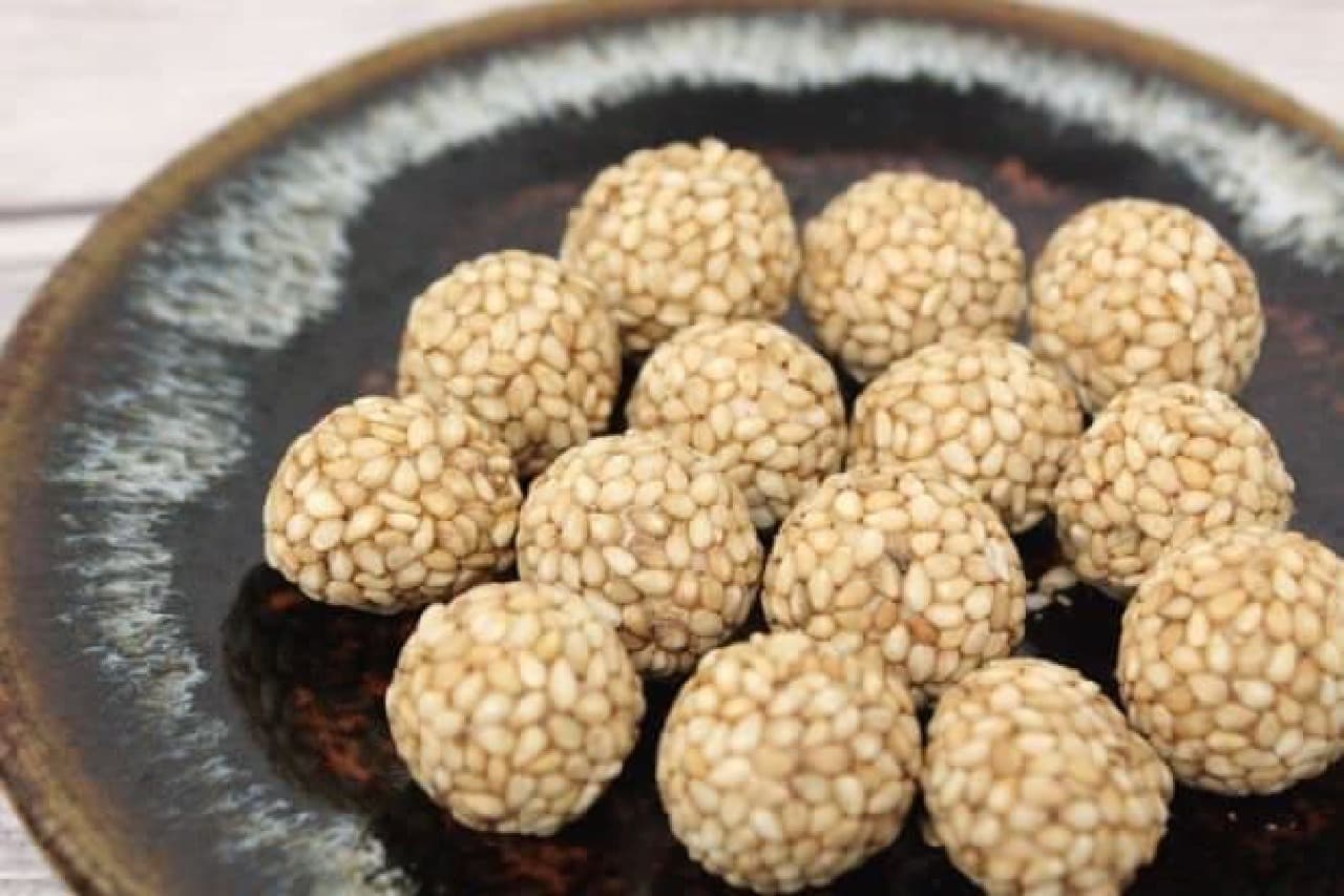 White sesame soybeans are an irresistible dish for sesame lovers who have a strong sesame flavor.