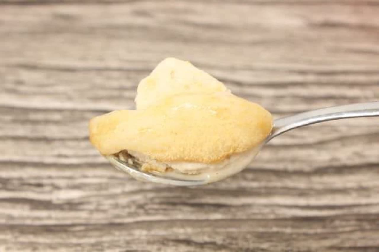 Premium Kikyo Shingen Mochi Ice is an ice cream with an increased amount of mochi