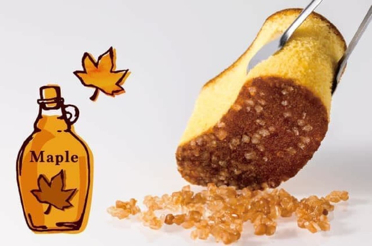 "Tokyo Banana Castella Maple Flavor" is a sweet made by hollowing out a banana-flavored authentic castella studded with maple syrup in the shape of a banana.