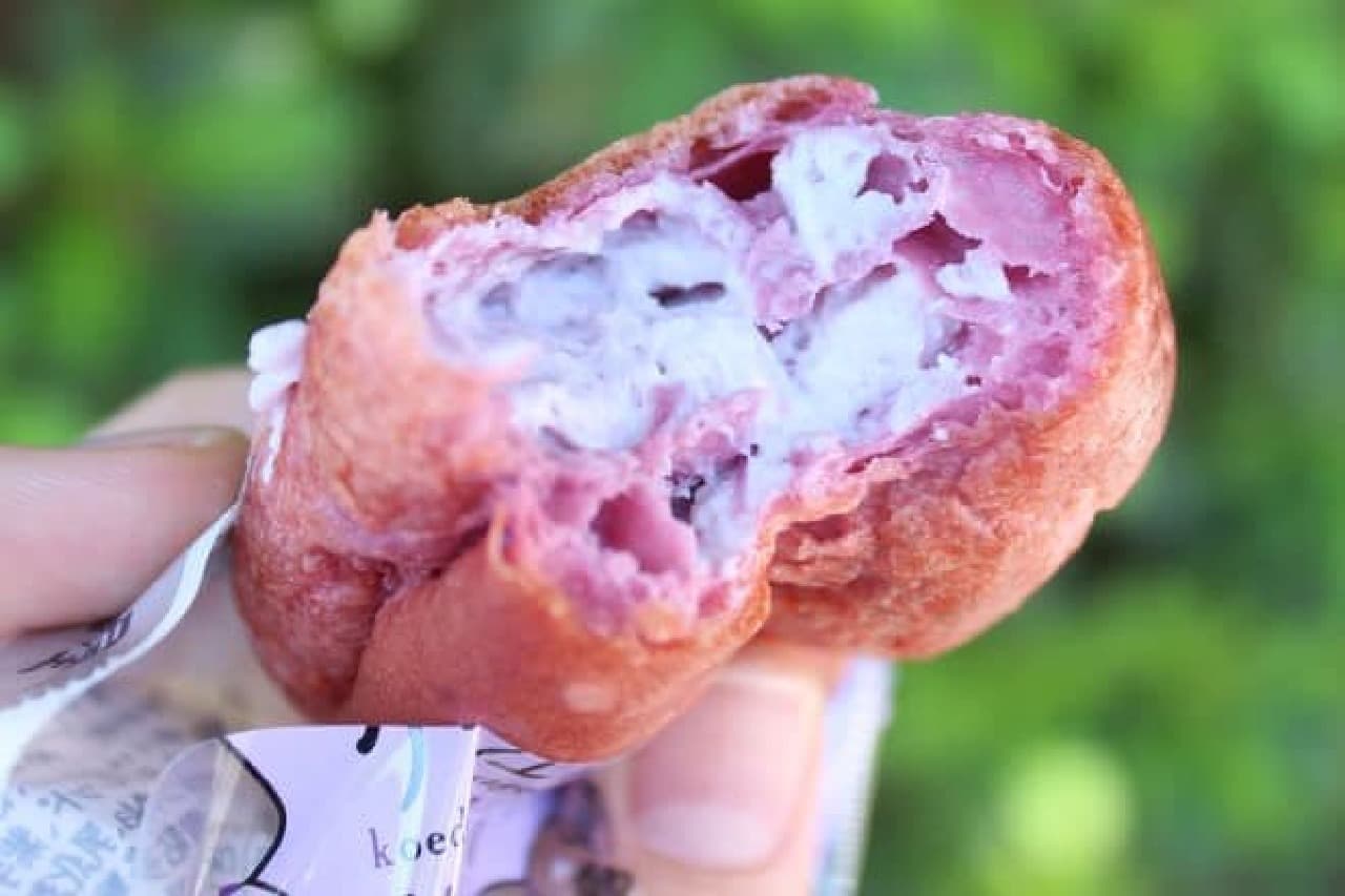 「小江戸川越シュー」は、なめらかなクリームが紫芋パウダー入りのシューで包まれたスイーツ