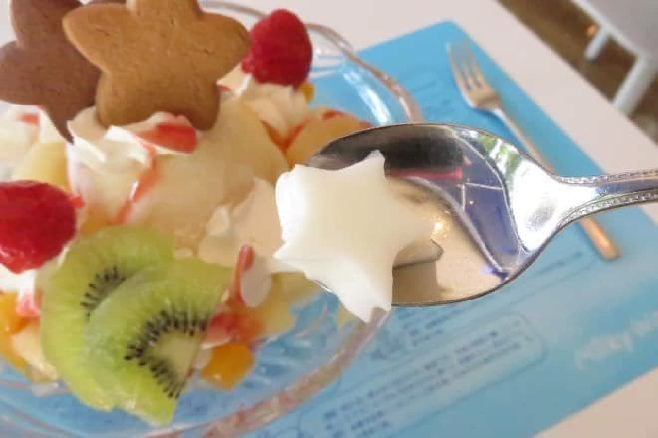 Sagittarius parfait at the cafe "Milky Way" on the 2nd floor of the building at the entrance of Ikebukuro / Sunshine 60th Street