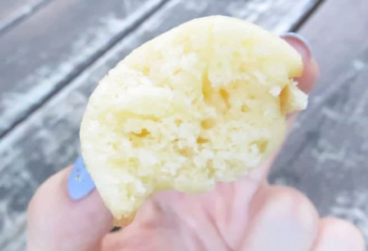 "Asagaya Egg" is a baked confectionery made from high-quality eggs laid by chickens that are particular about breeding methods and hygiene management.