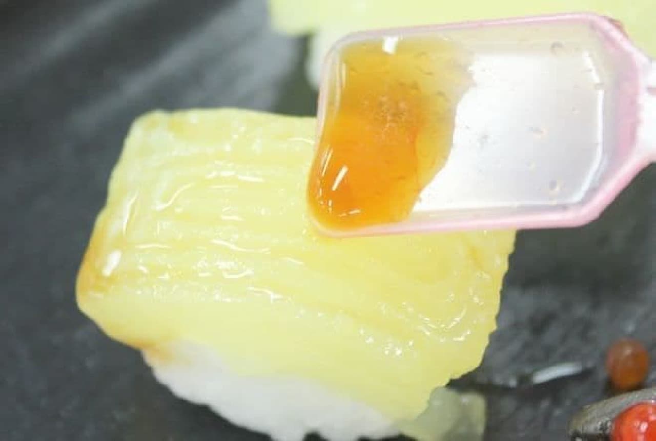 クラシエから販売されている知育菓子ポッピンクッキン・シリーズの「たのしいおすしやさん」の寿司