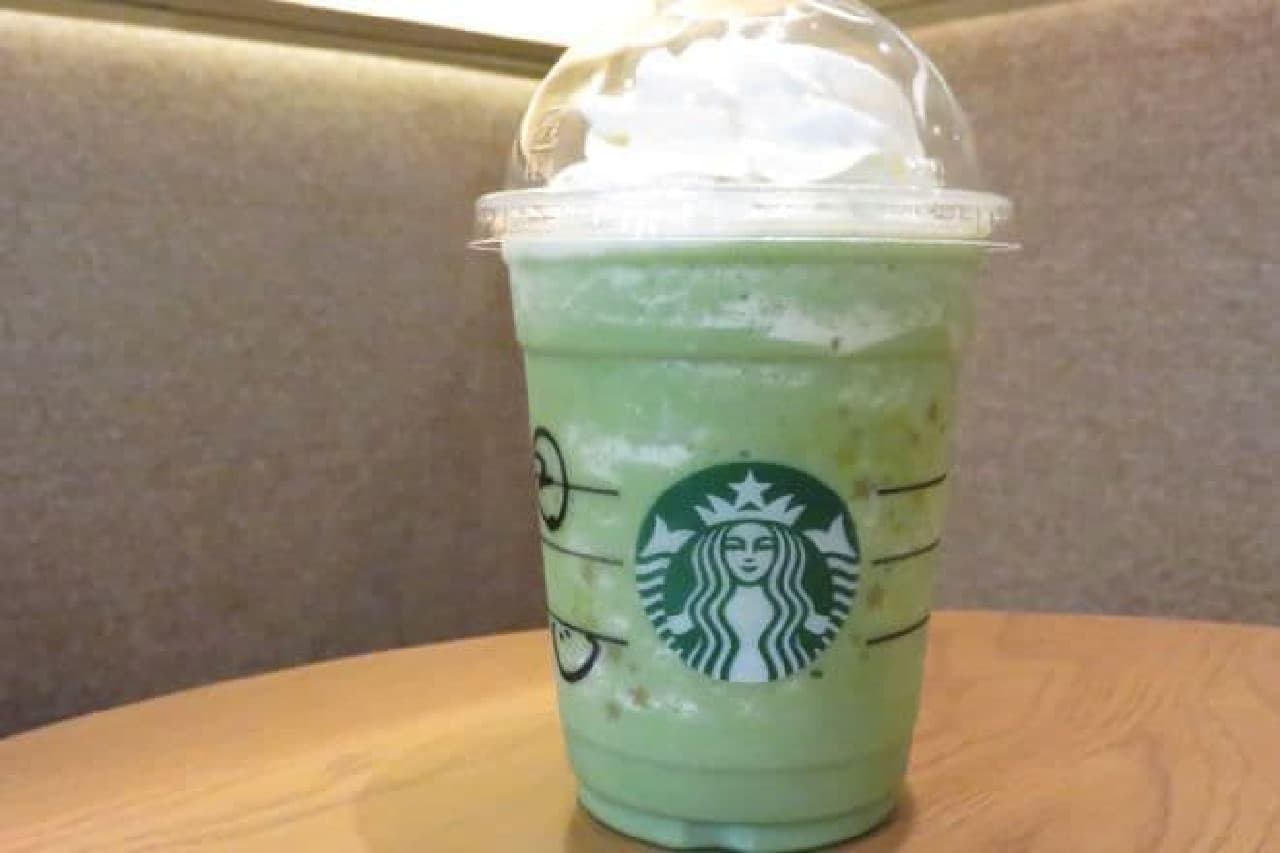 A cup of Starbucks "Matcha Cream Frappuccino" syrup changed to white mocha syrup