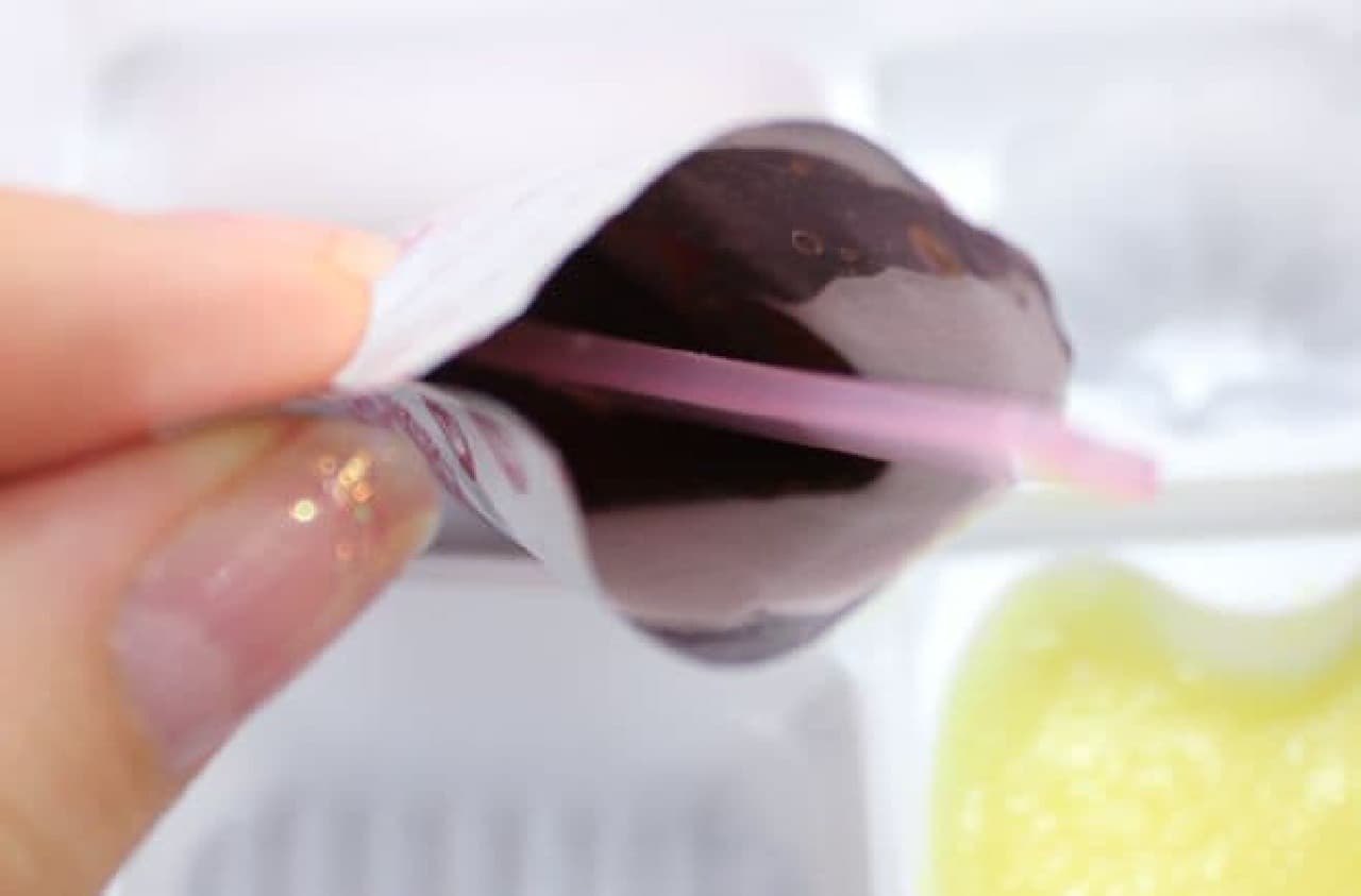 クラシエから販売されている知育菓子ポッピンクッキン・シリーズ「つくろう！おこさまランチ」のケチャップ作り