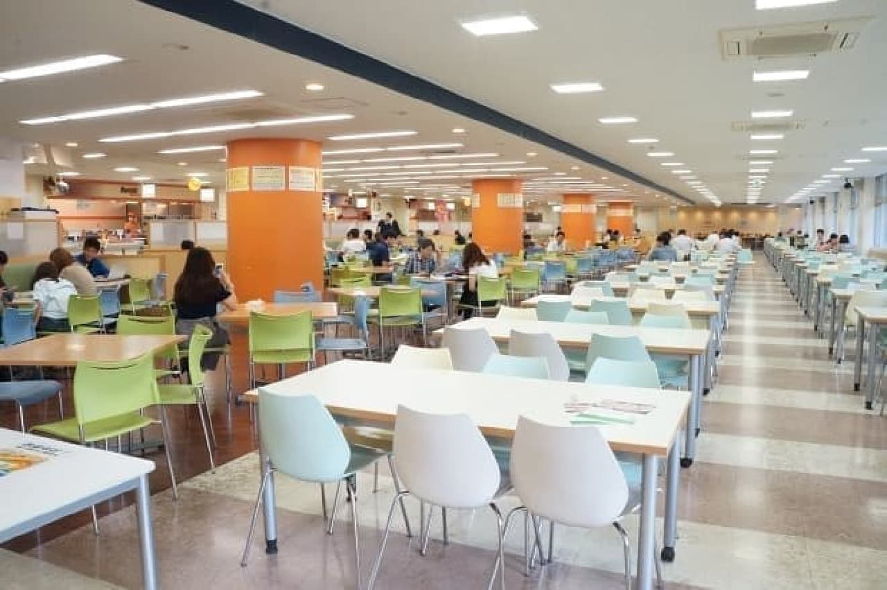 Green's Marché at Keio University